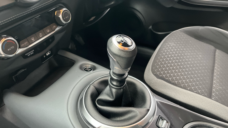 Nissan Juke 1.0 DiG-T 114 N-Connecta 5dr Petrol Hatchback